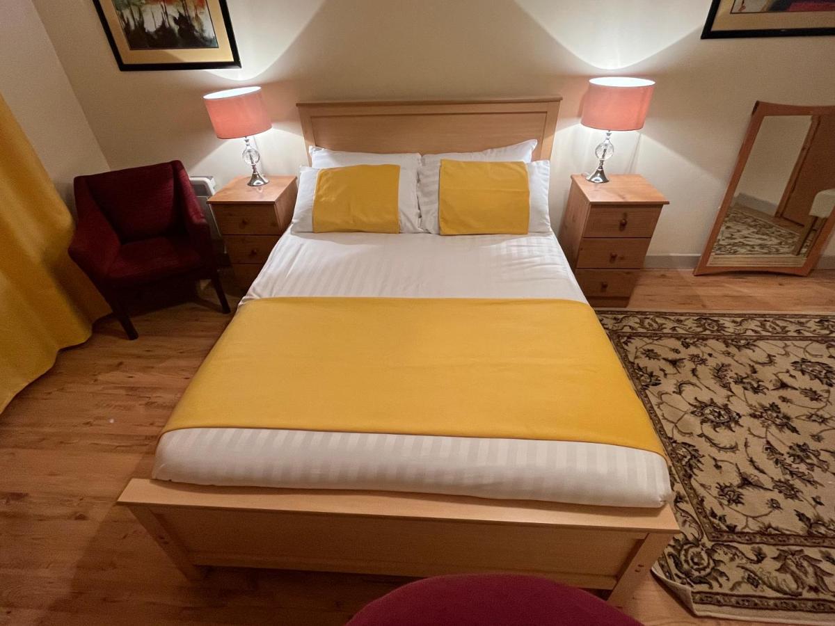 Elegant Rooms And Suites In Knock Knock  Buitenkant foto