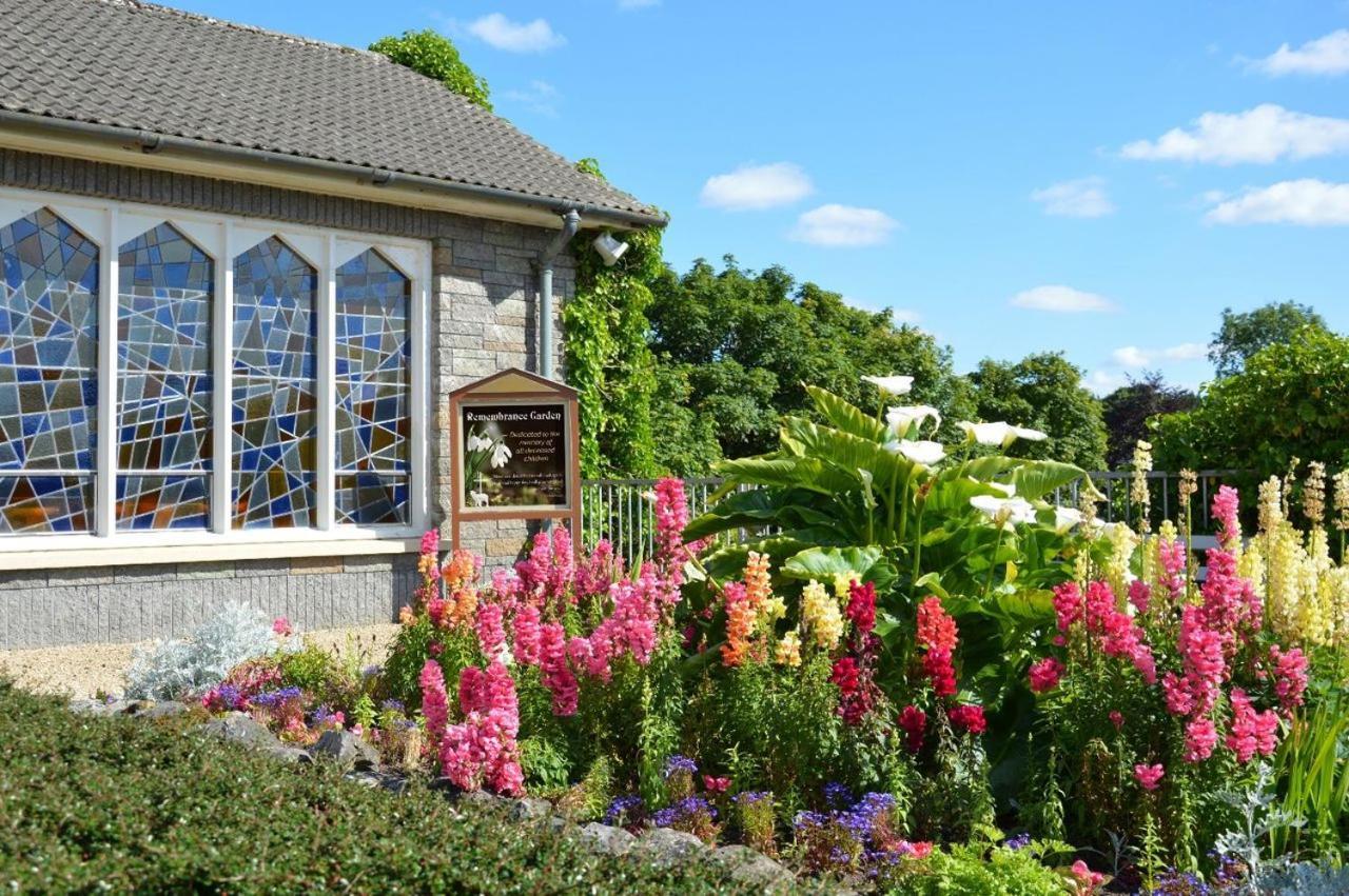 Elegant Rooms And Suites In Knock Knock  Buitenkant foto