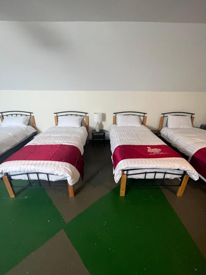 Elegant Rooms And Suites In Knock Knock  Buitenkant foto